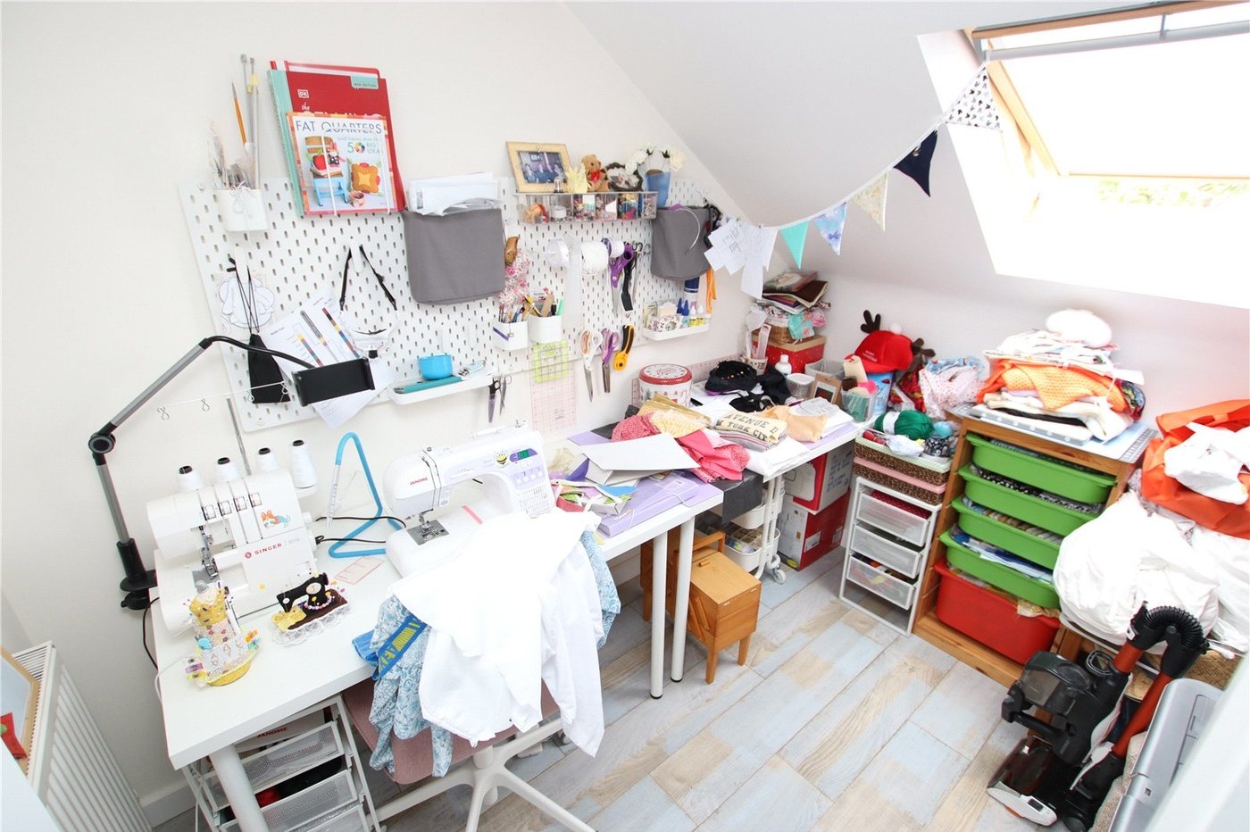 5 bedroom bungalow for sale in Sidcup | Robinson Jackson