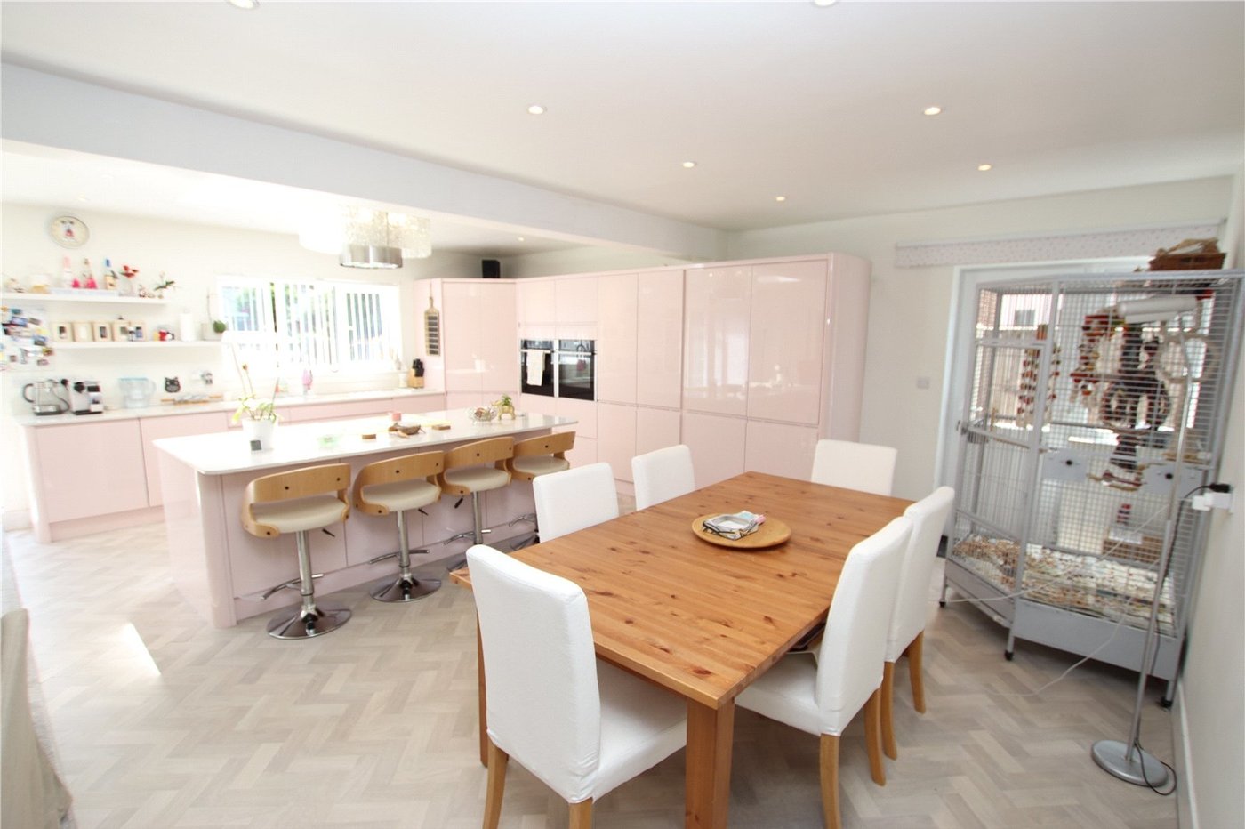 5 bedroom bungalow for sale in Sidcup | Robinson Jackson