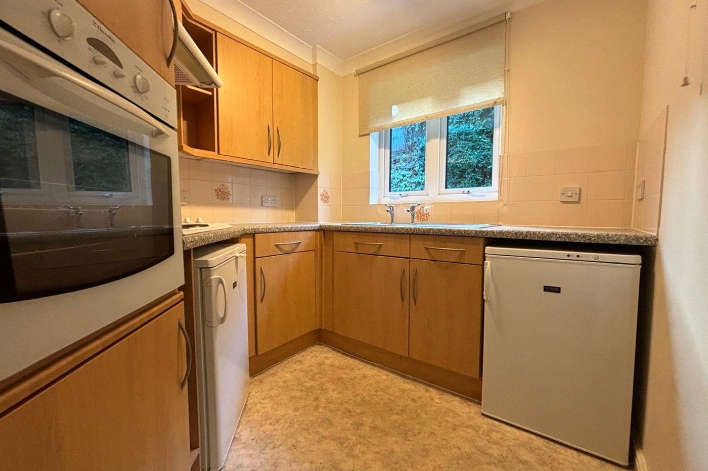 1 bedroom property for sale in Walderslade Road | Robinson Michael & Jackson