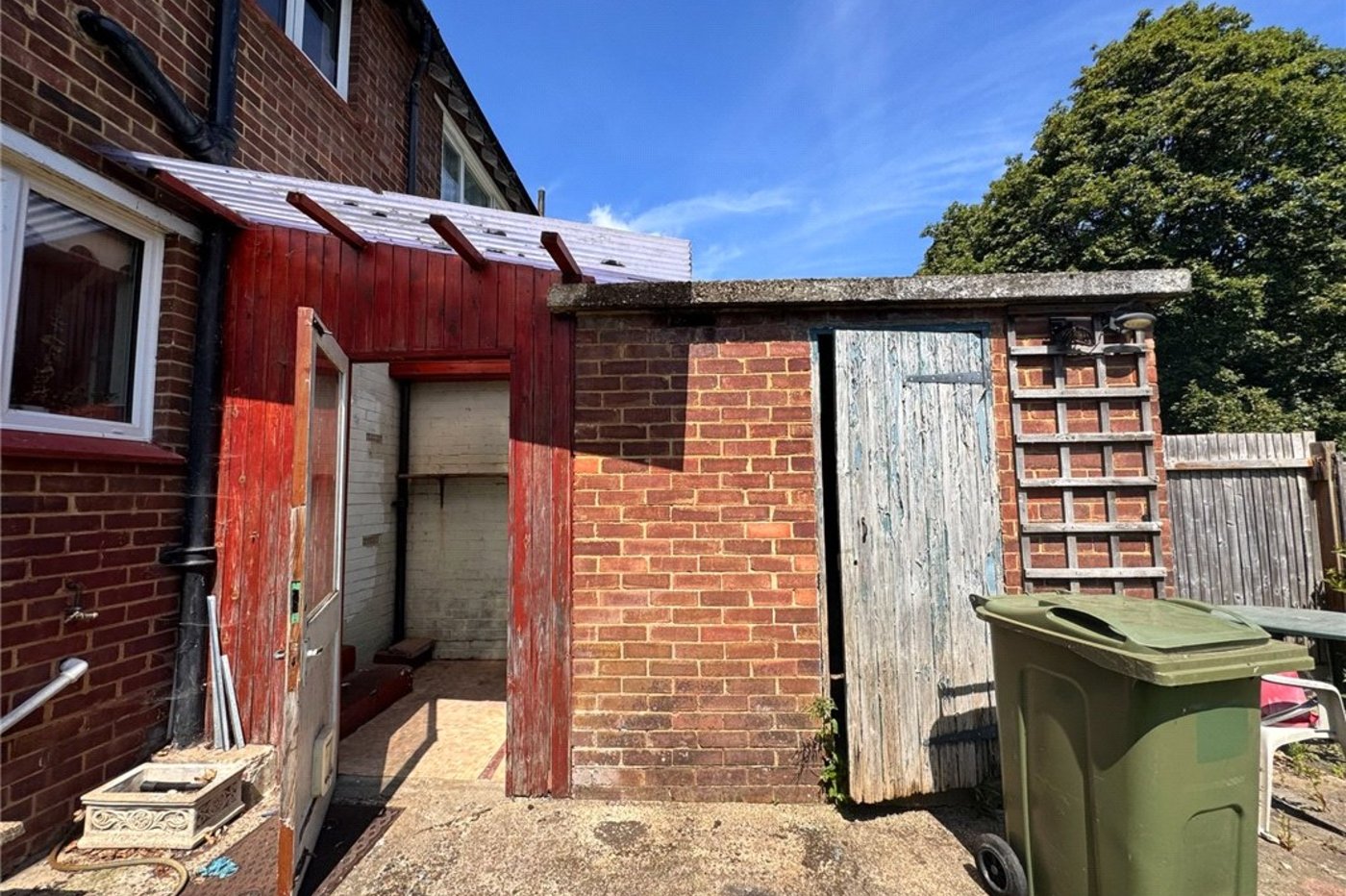3 bedroom house for sale in Cheslfield | Robinson Jackson