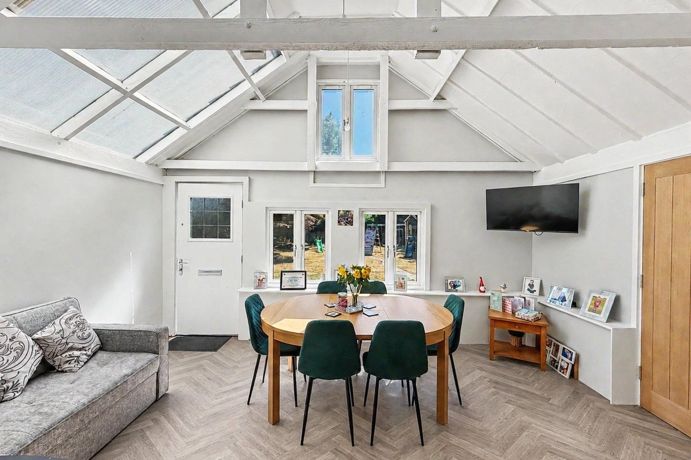 5 bedroom property for sale in Rainham | Robinson Michael & Jackson