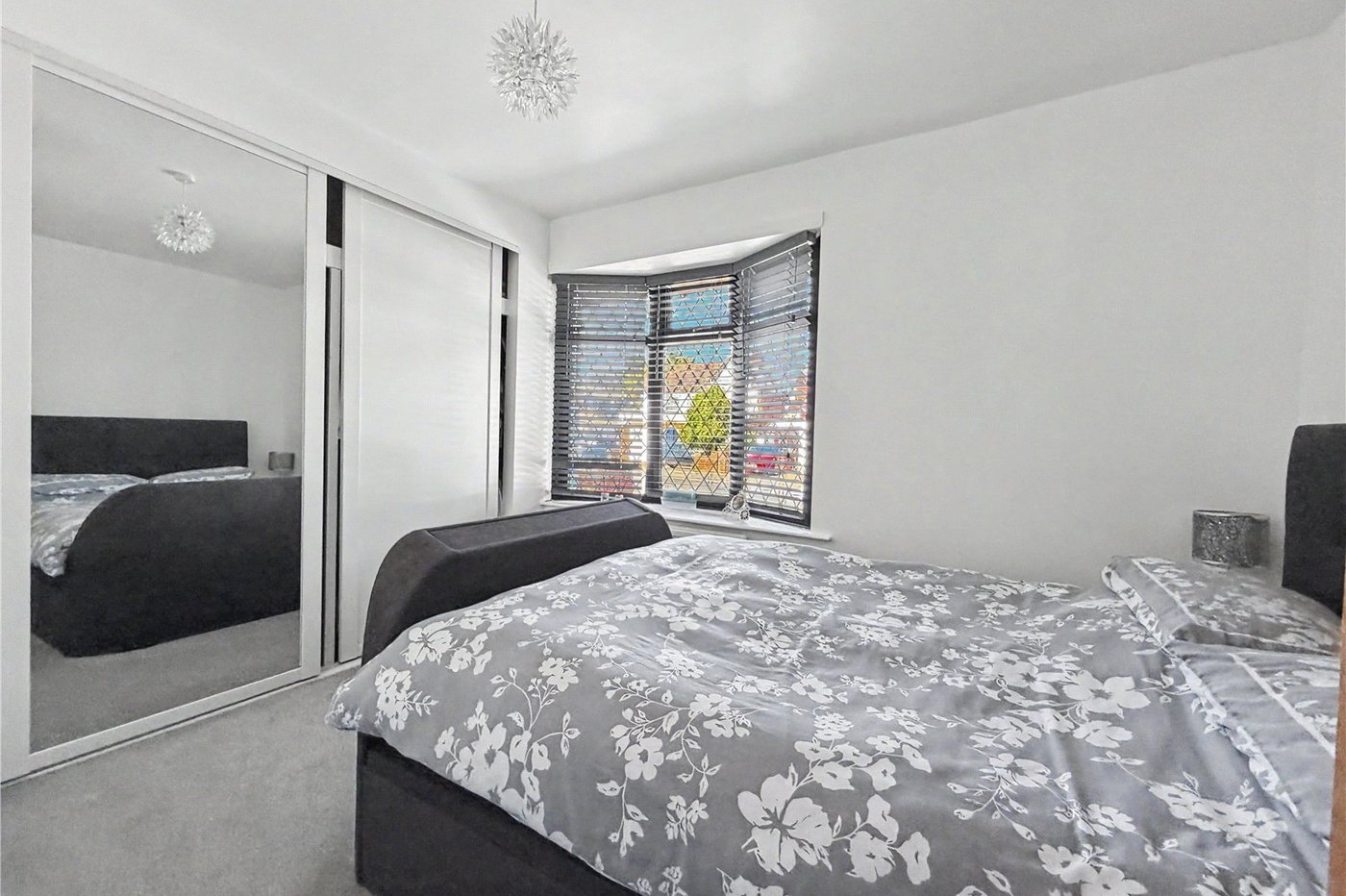 5 bedroom property for sale in Rainham | Robinson Michael & Jackson