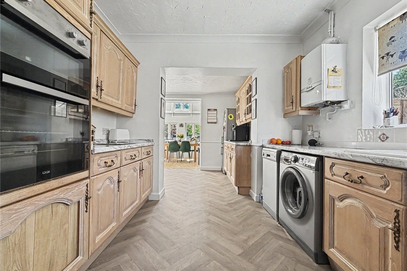 5 bedroom property for sale in Rainham | Robinson Michael & Jackson