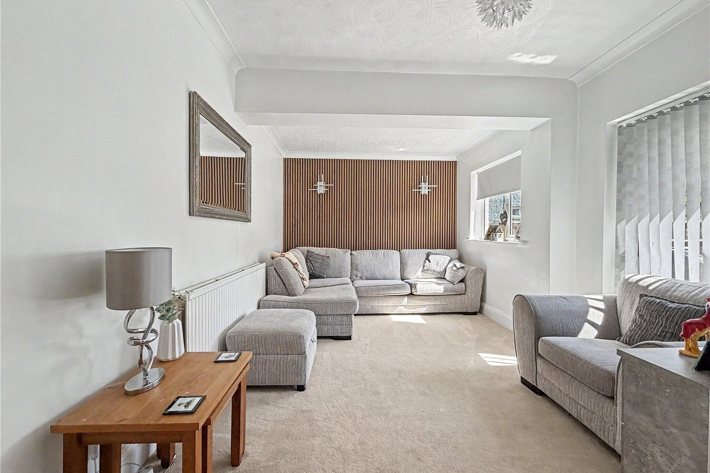 5 bedroom property for sale in Rainham | Robinson Michael & Jackson