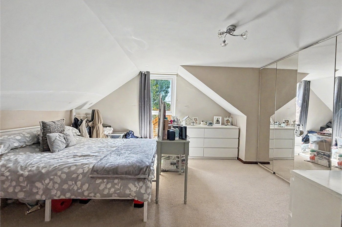 5 bedroom property for sale in Rainham | Robinson Michael & Jackson
