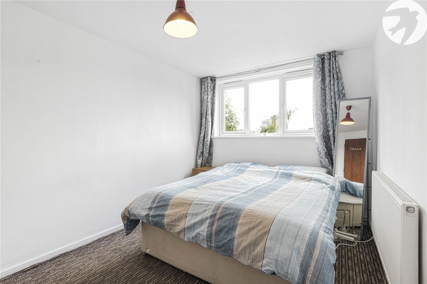 2 bedroom property for sale in London | Robinson Jackson