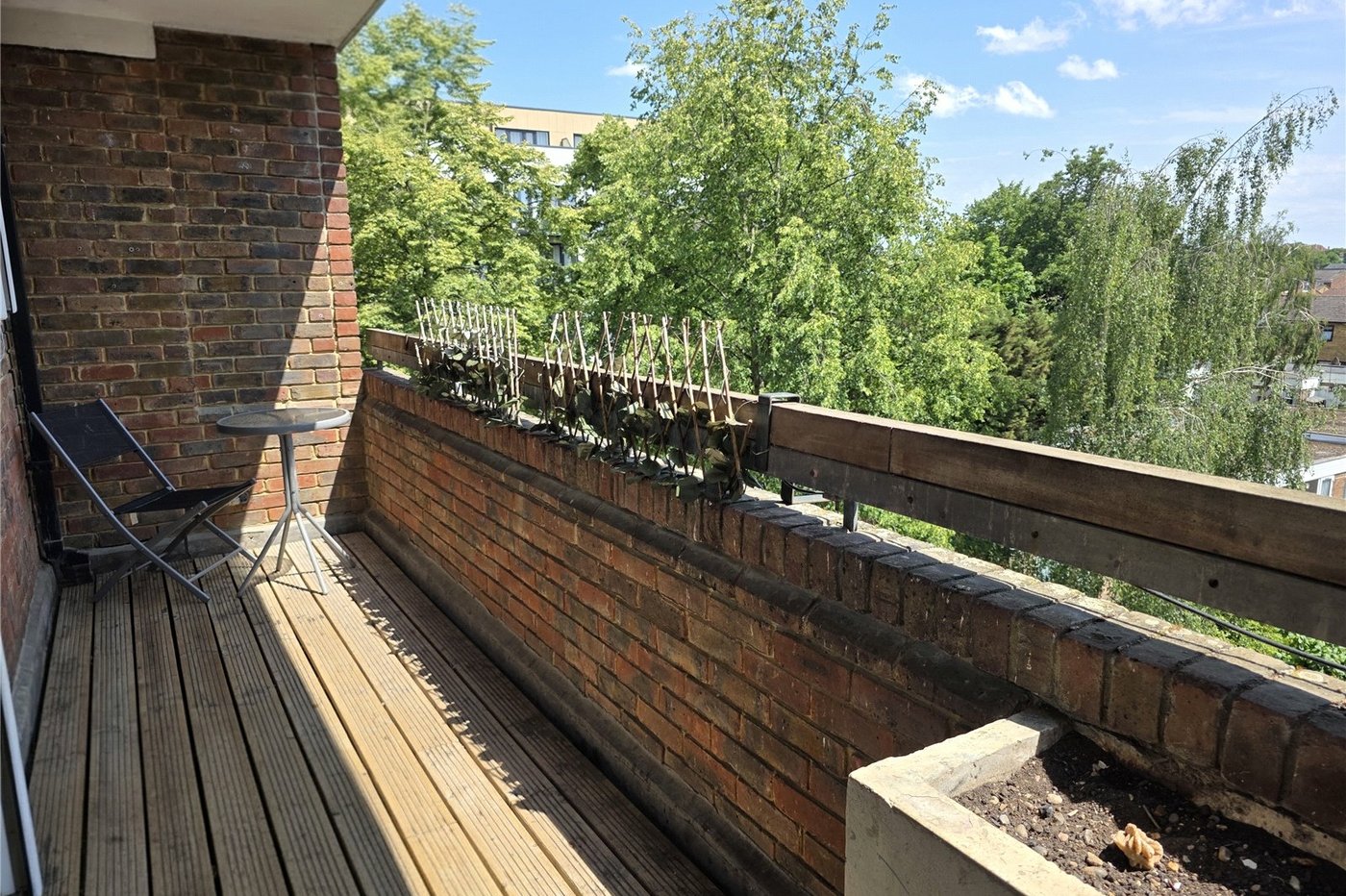 2 bedroom property for sale in London | Robinson Jackson