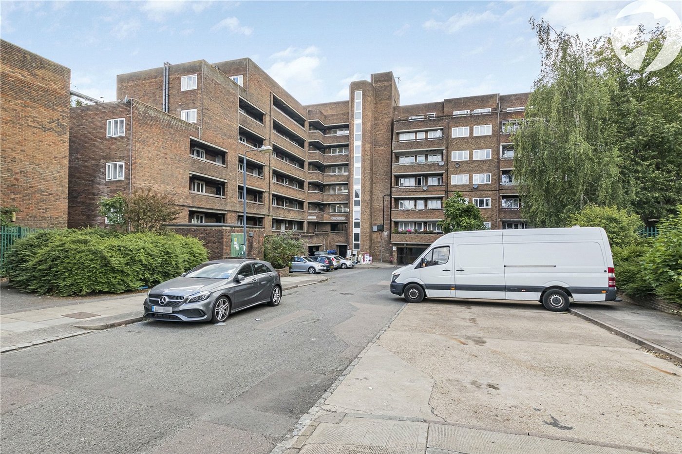 2 bedroom property for sale in London | Robinson Jackson