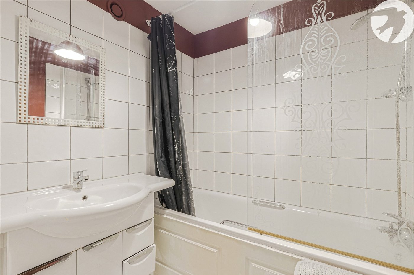 2 bedroom property for sale in London | Robinson Jackson