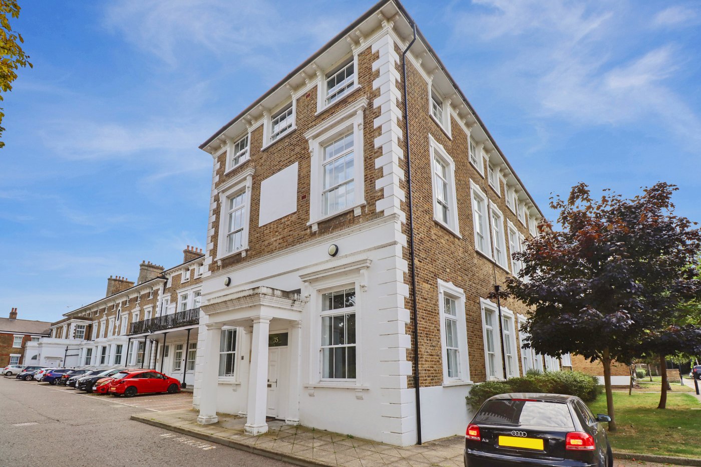 1 bedroom property for sale in London | Robinson Jackson