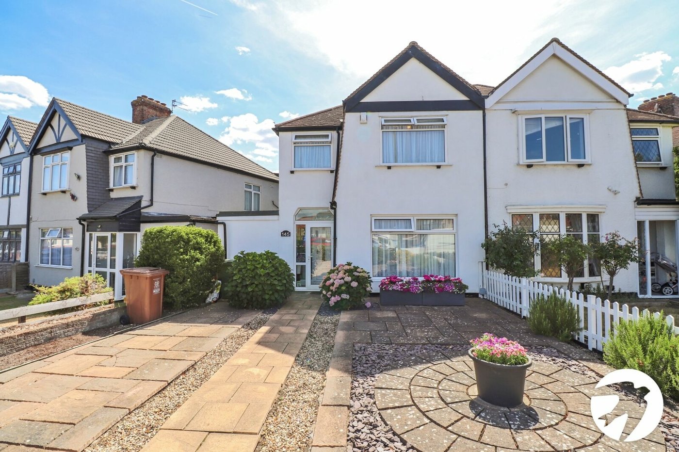 3 bedroom house for sale in London | Robinson Jackson