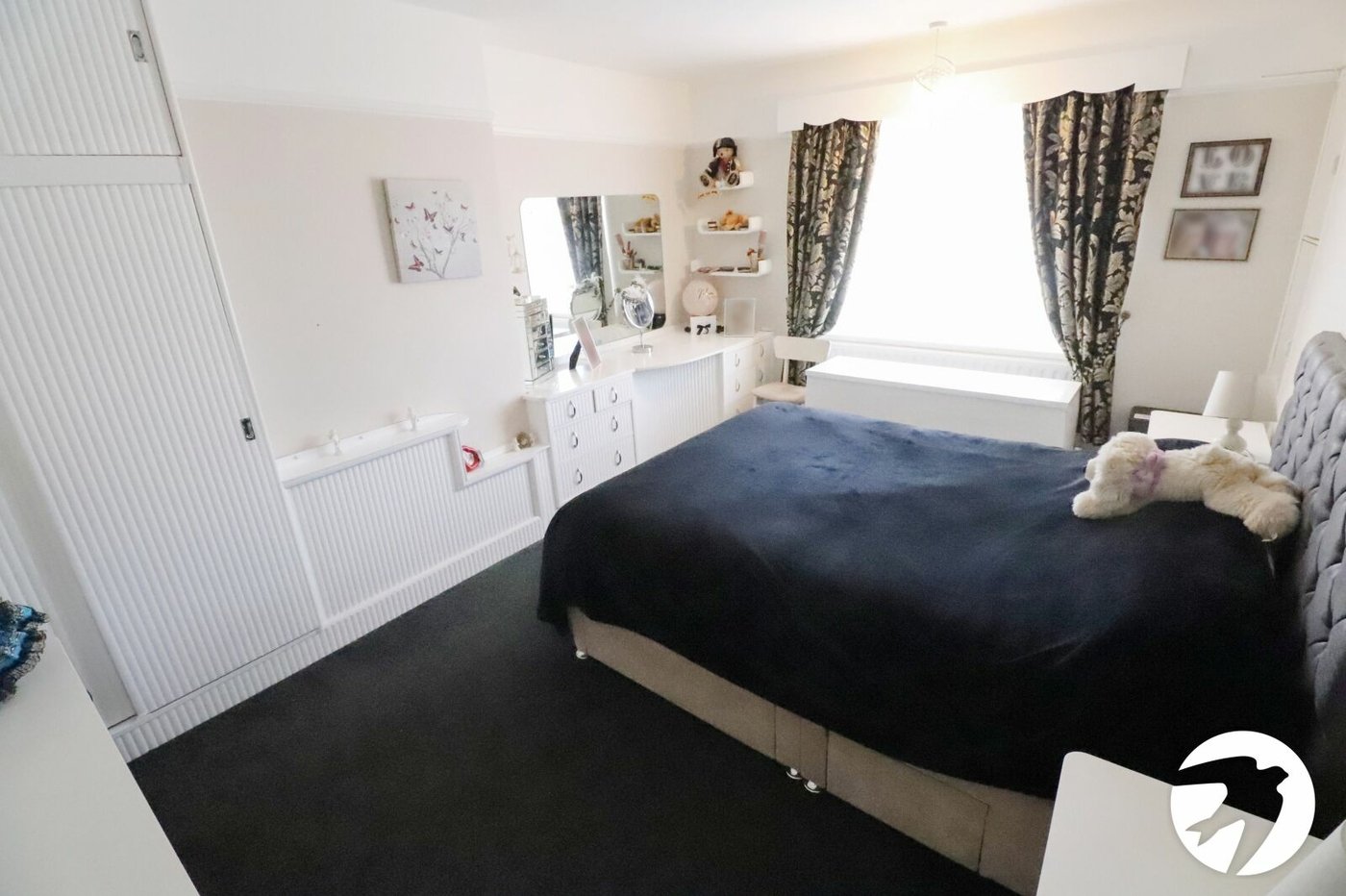 3 bedroom house for sale in London | Robinson Jackson