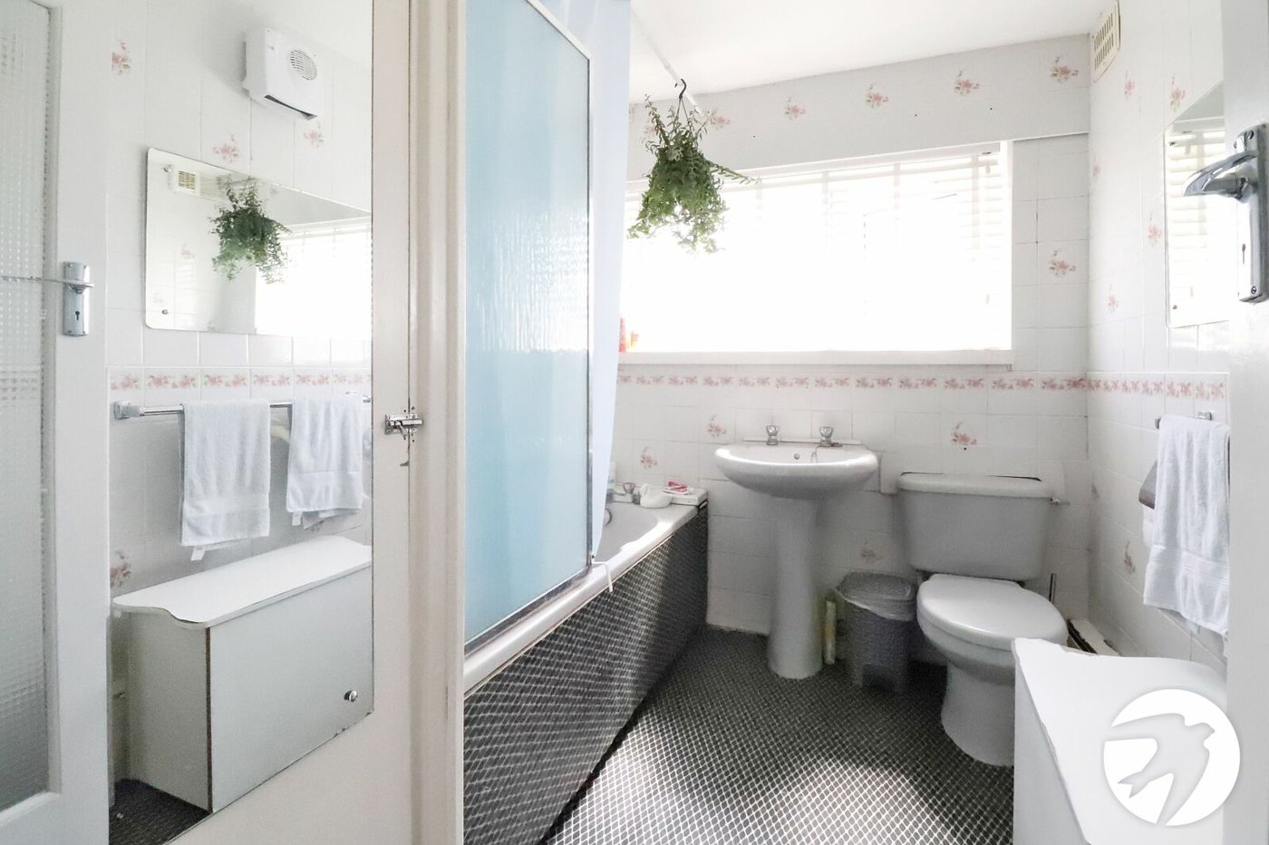 3 bedroom house for sale in London | Robinson Jackson