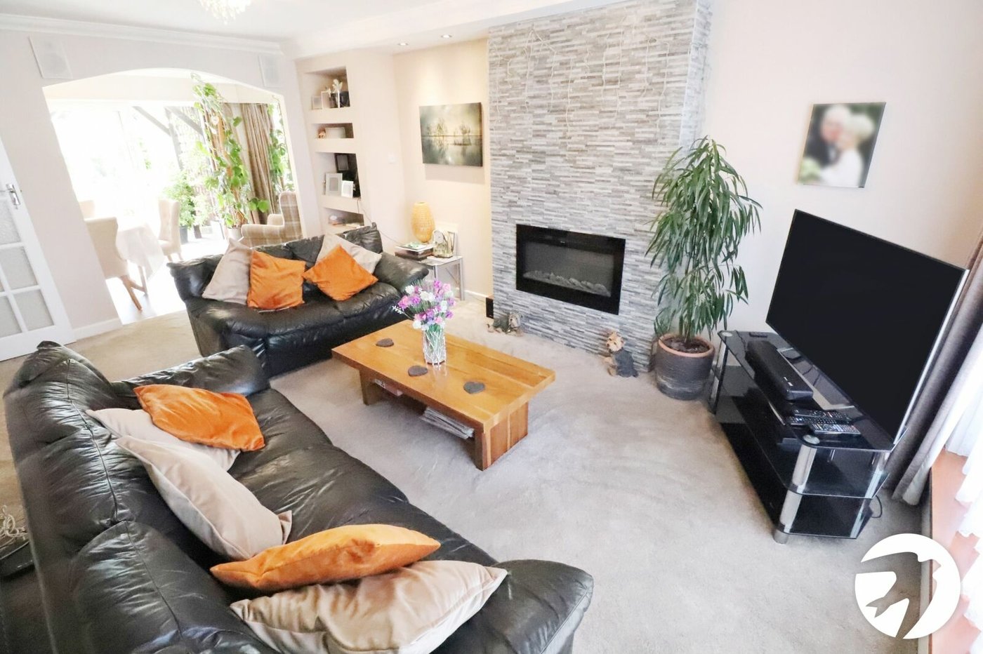 3 bedroom house for sale in London | Robinson Jackson