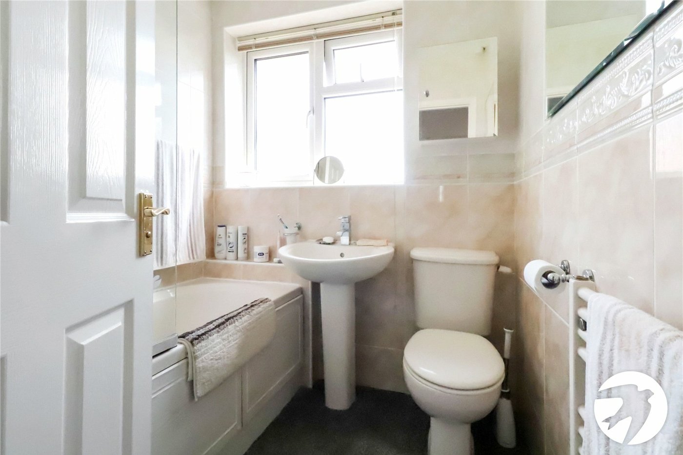 3 bedroom house for sale in London | Robinson Jackson