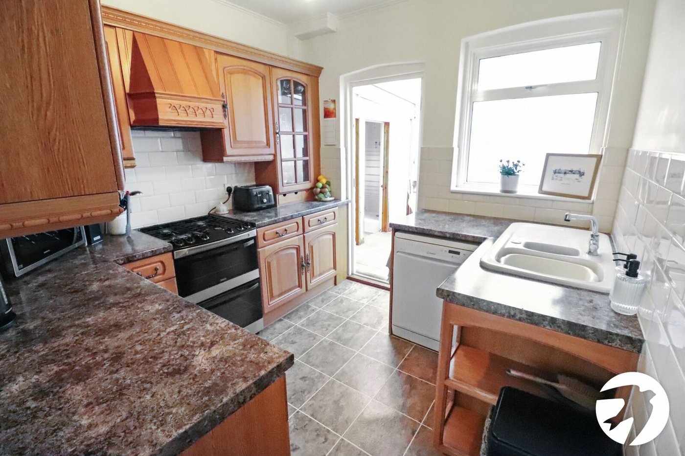 3 bedroom house for sale in London | Robinson Jackson