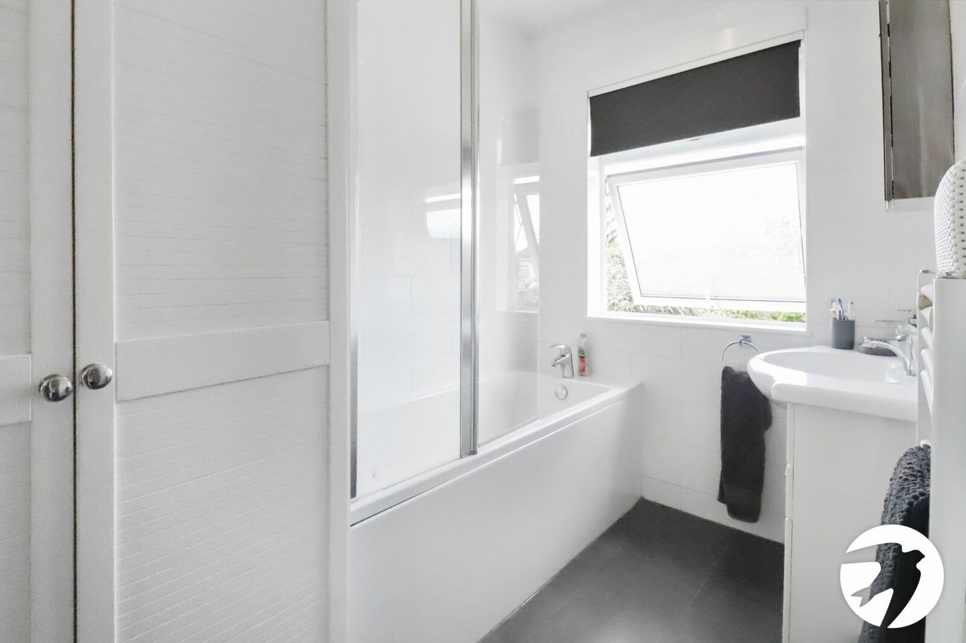 3 bedroom house for sale in London | Robinson Jackson