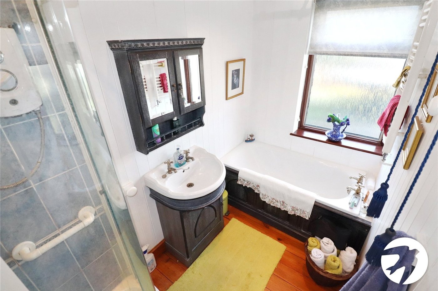 3 bedroom house for sale in London | Robinson Jackson