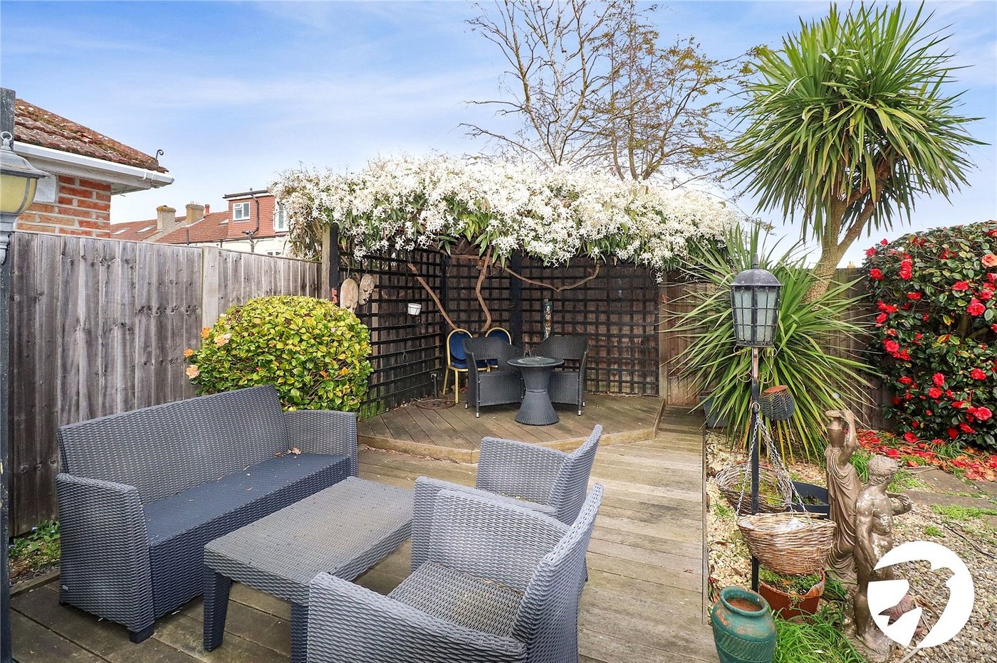 3 bedroom house for sale in London | Robinson Jackson