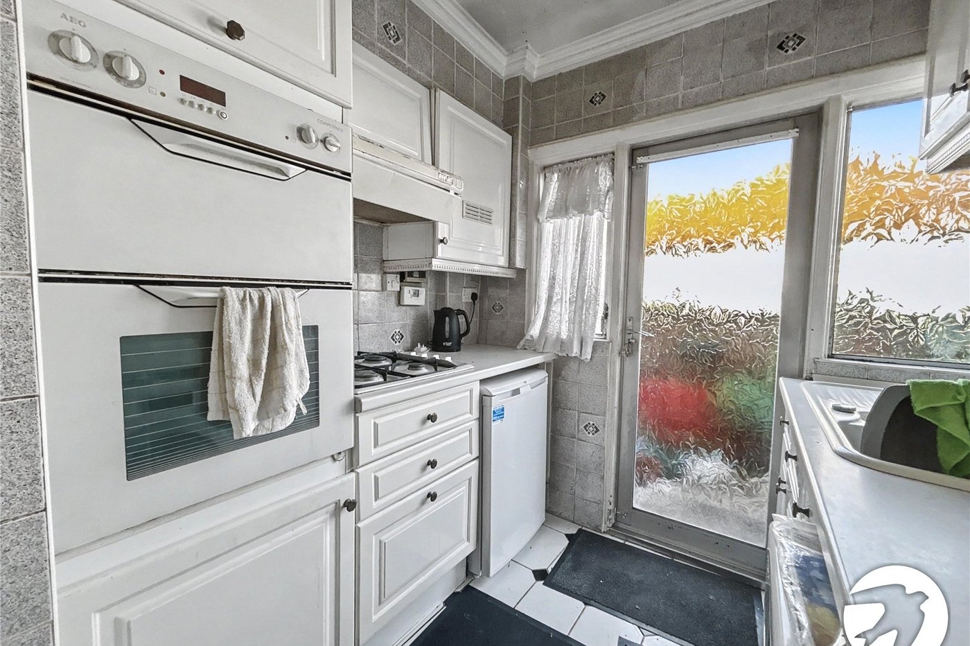 2 bedroom bungalow for sale in Sidcup | Robinson Jackson