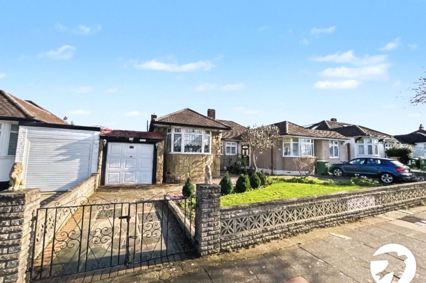 2 bedroom bungalow for sale in Sidcup | Robinson Jackson