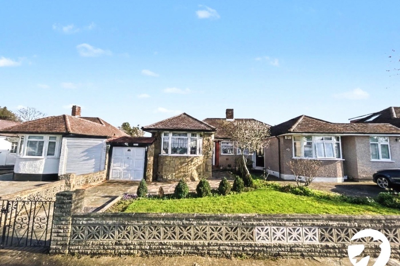 2 bedroom bungalow for sale in Sidcup | Robinson Jackson