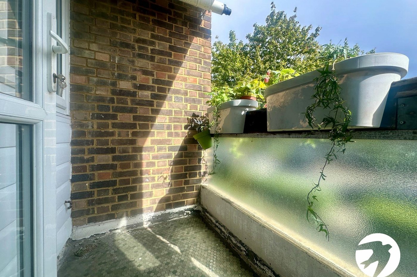 2 bedroom property for sale in London | Robinson Jackson