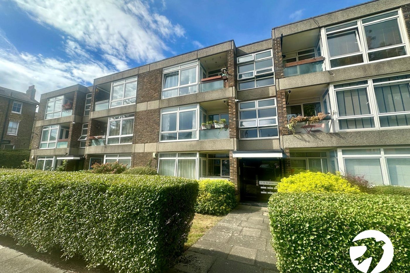 2 bedroom property for sale in London | Robinson Jackson