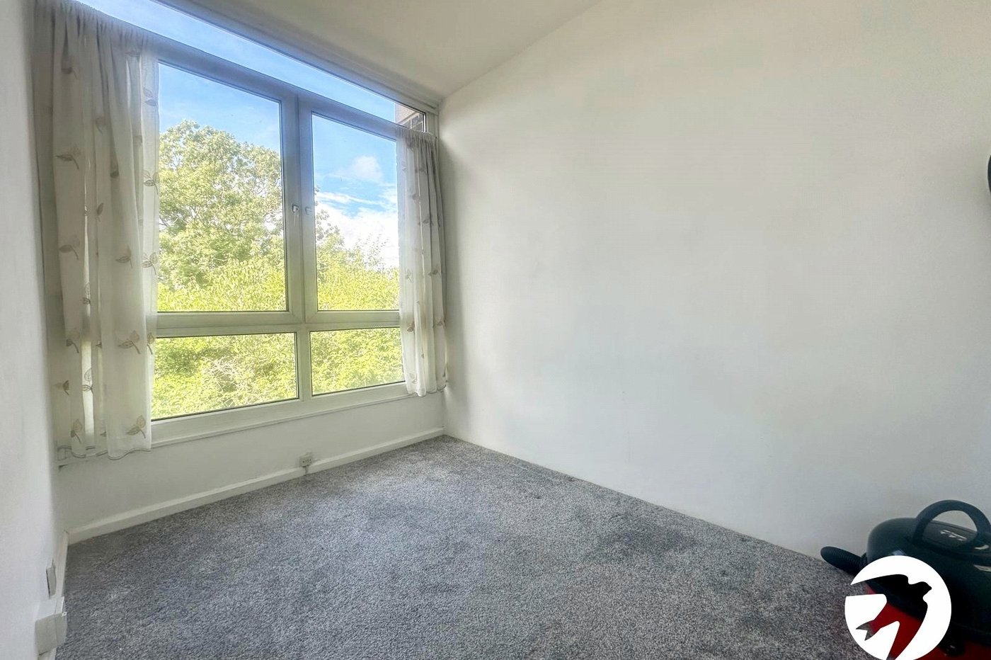 2 bedroom property for sale in London | Robinson Jackson