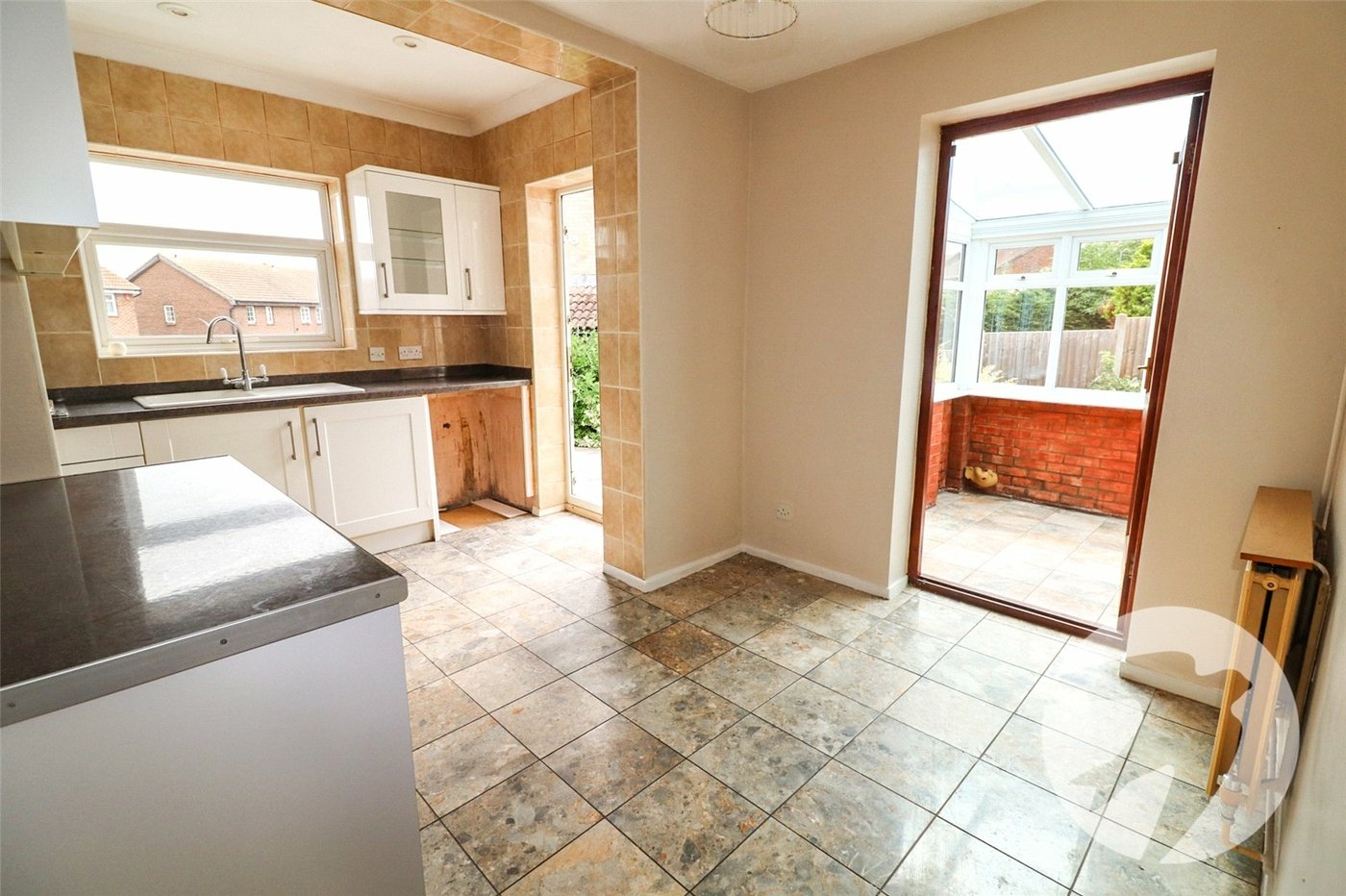 2 bedroom bungalow for sale in Crayford | Robinson Jackson