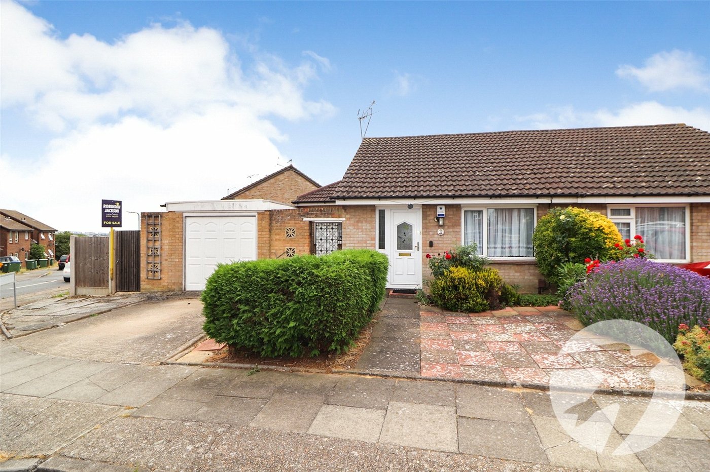 2 bedroom bungalow for sale in Crayford | Robinson Jackson
