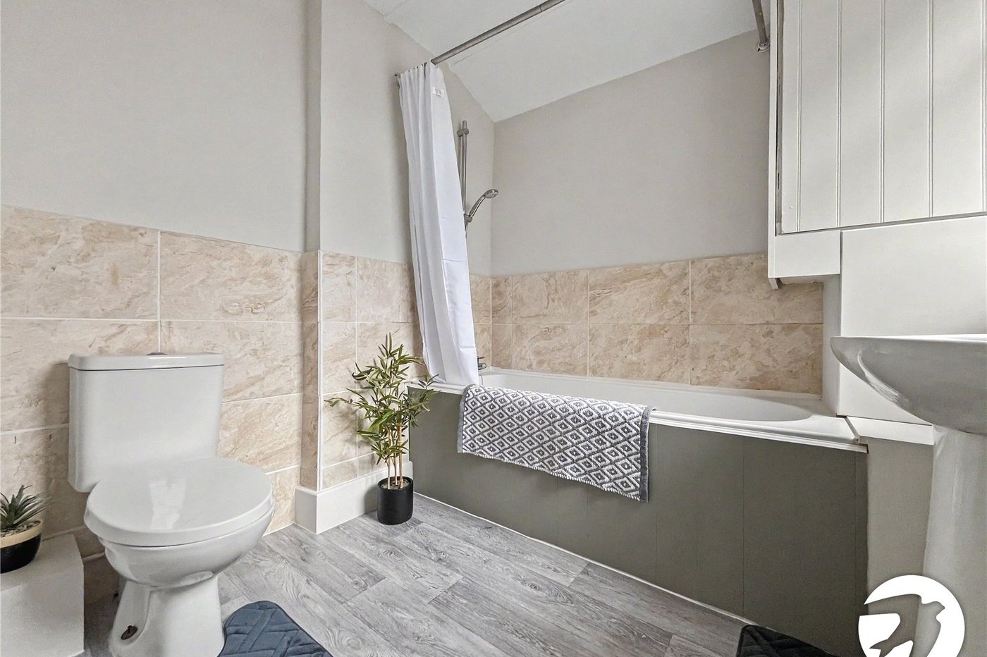3 bedroom house for sale in Strood | Robinson Michael & Jackson