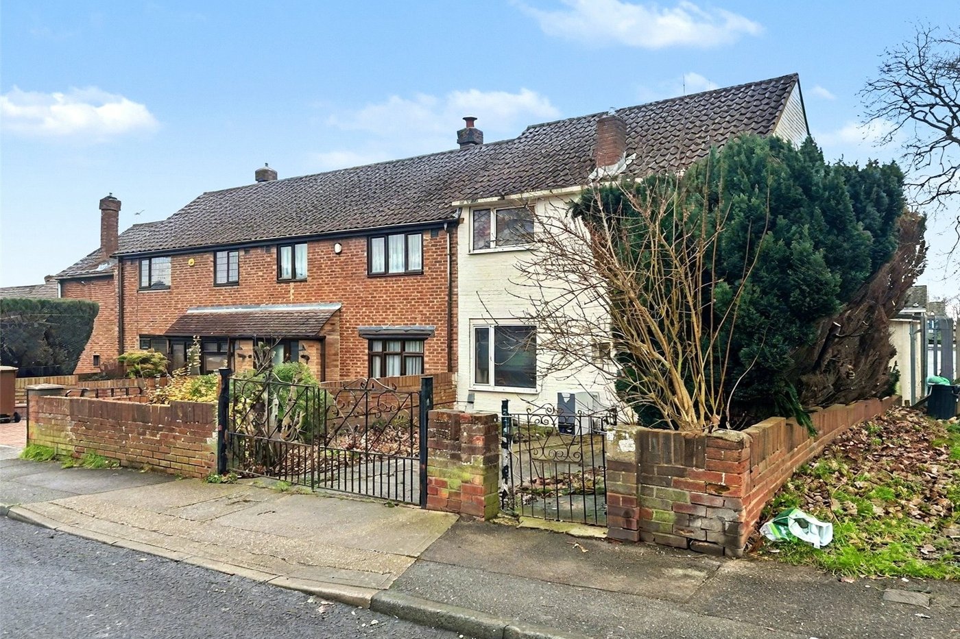 2 bedroom house for sale in Walderslade | Robinson Michael & Jackson