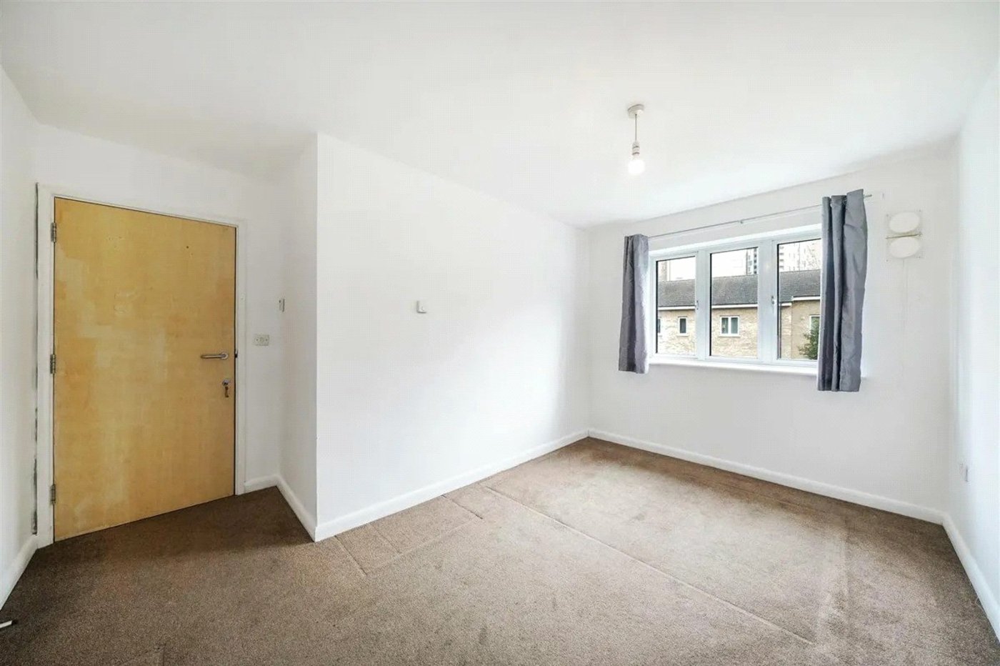 3 bedroom house for sale in London | Robinson Jackson