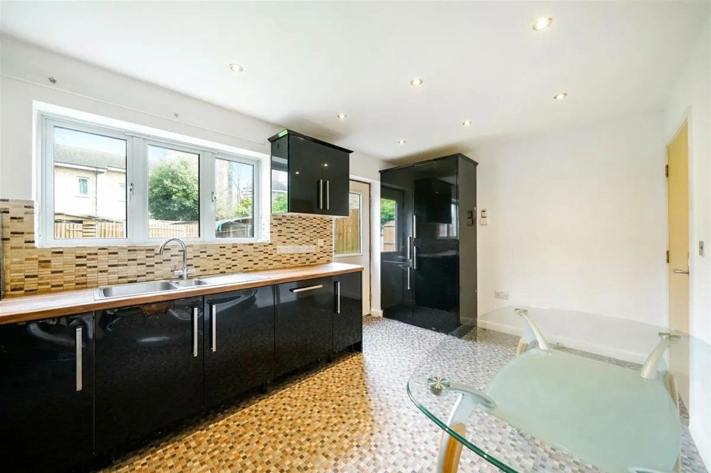 3 bedroom house for sale in London | Robinson Jackson