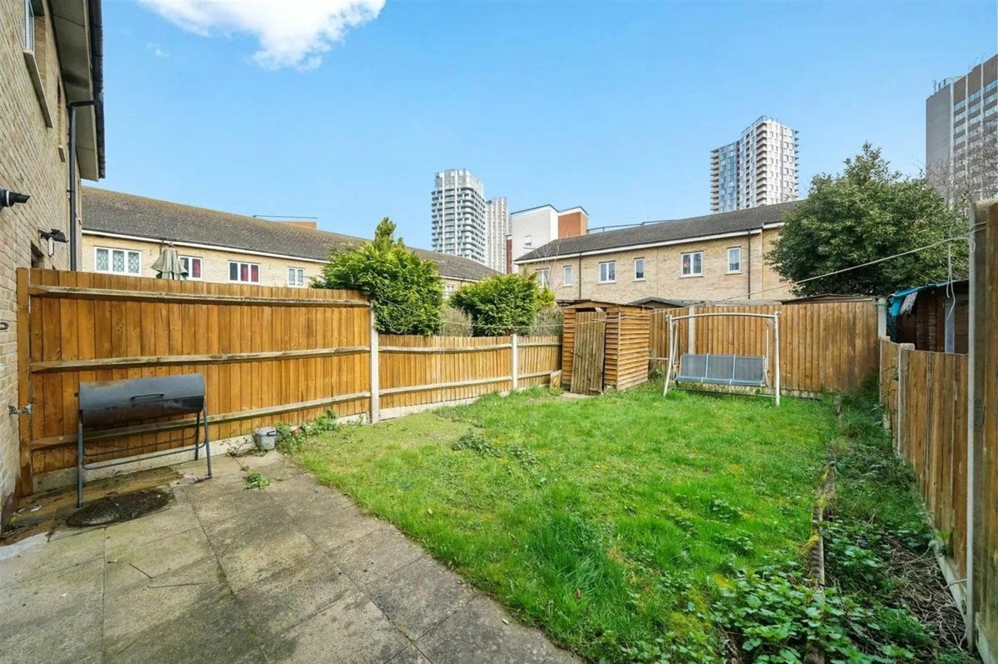 3 bedroom house for sale in London | Robinson Jackson