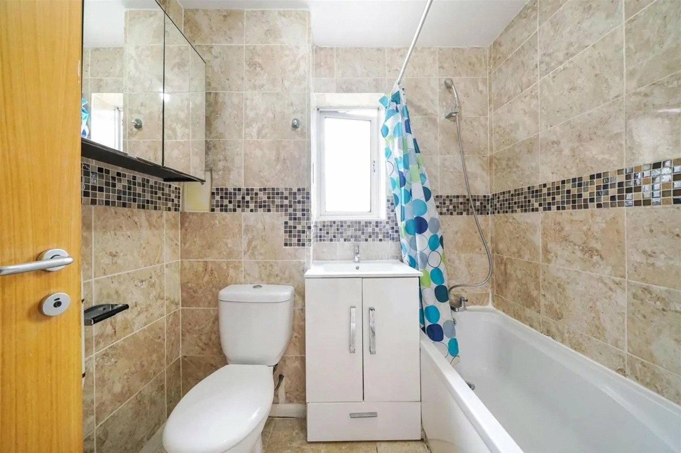 3 bedroom house for sale in London | Robinson Jackson