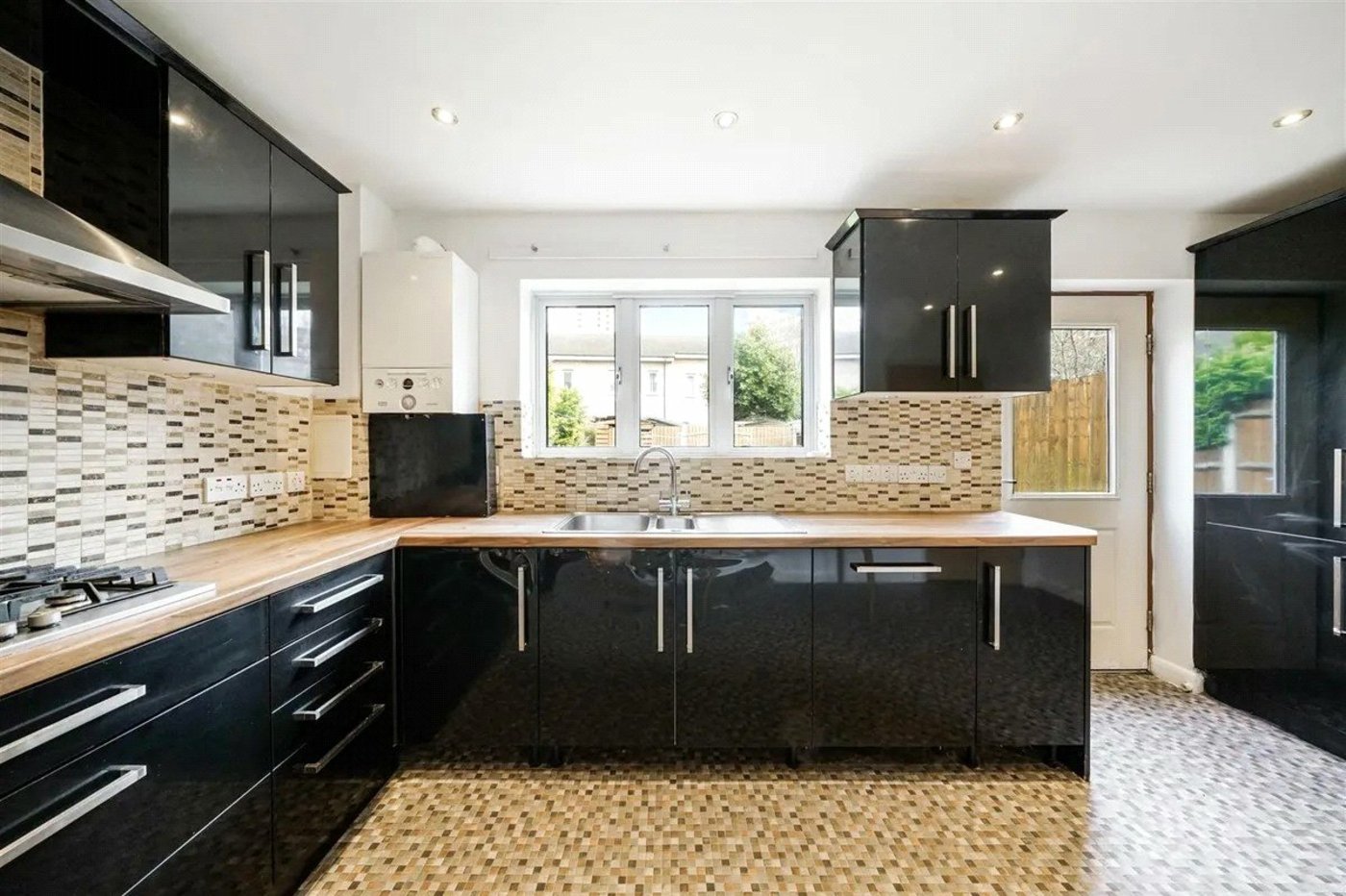 3 bedroom house for sale in London | Robinson Jackson