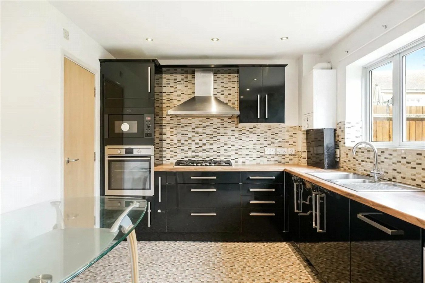 3 bedroom house for sale in London | Robinson Jackson