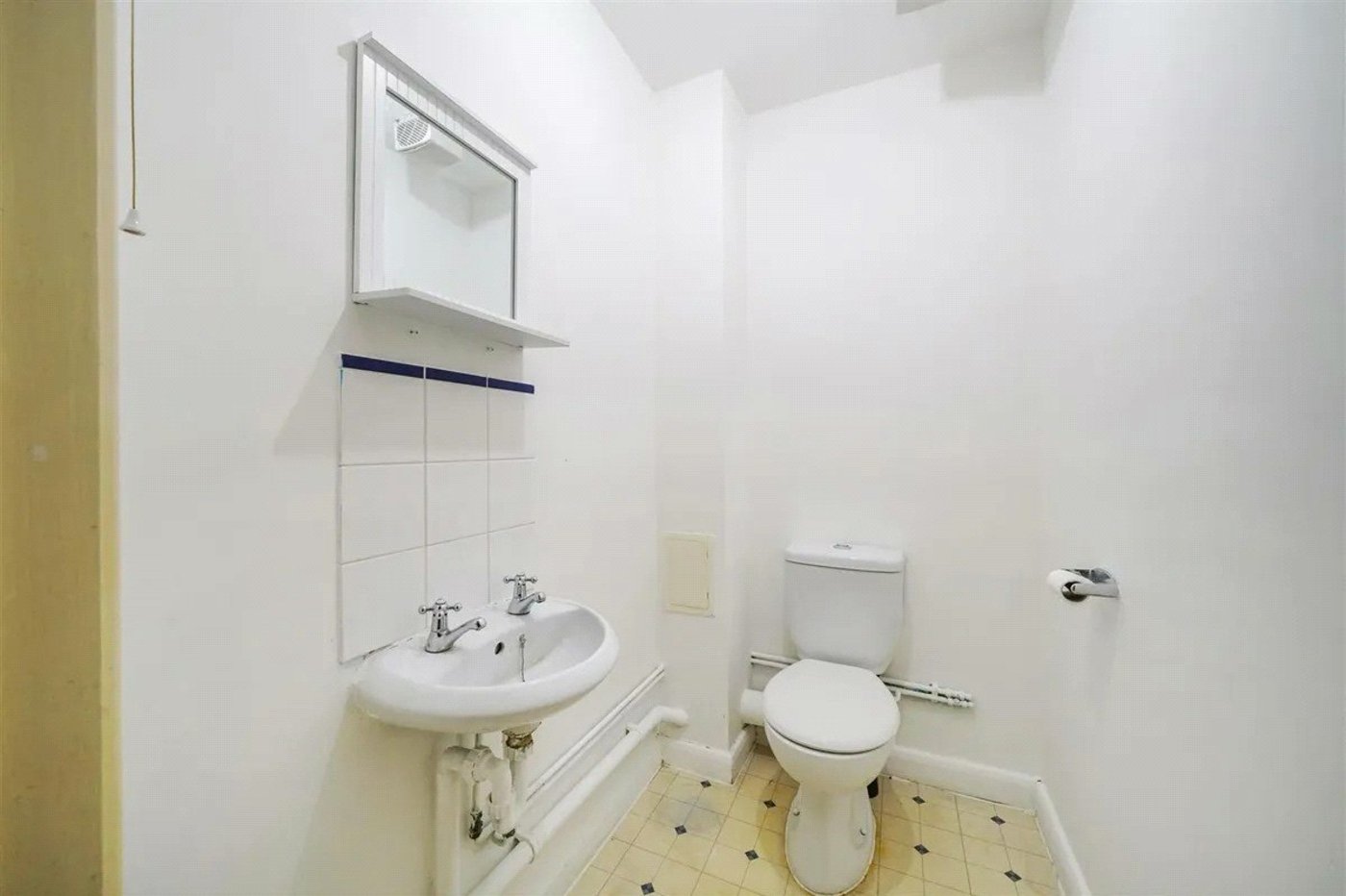 3 bedroom house for sale in London | Robinson Jackson