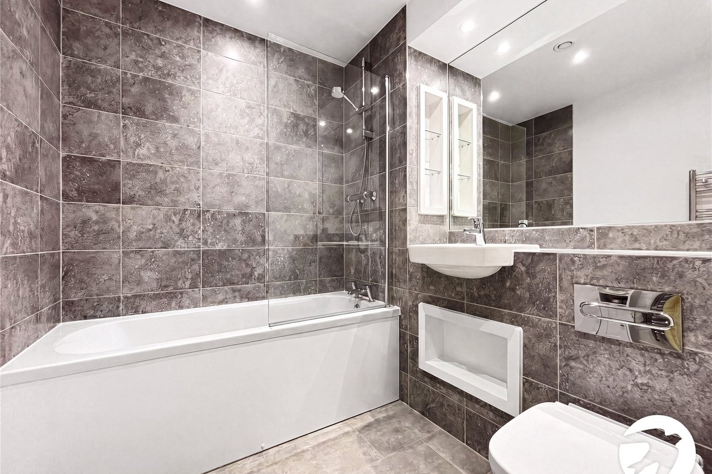 1 bedroom property to rent in Kings Hill | Robinson Michael & Jackson