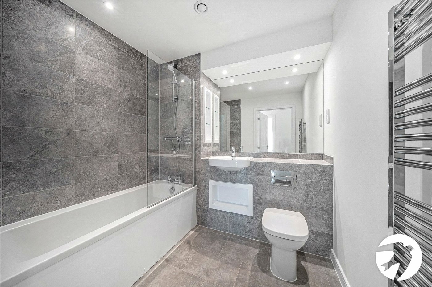 2 bedroom property to rent in Kings Hill | Robinson Michael & Jackson