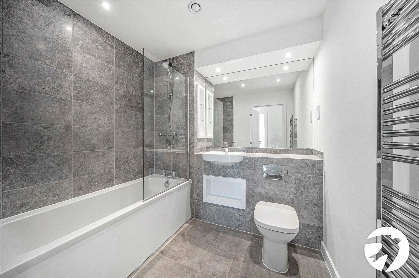 2 bedroom property to rent in Kings Hill | Robinson Michael & Jackson