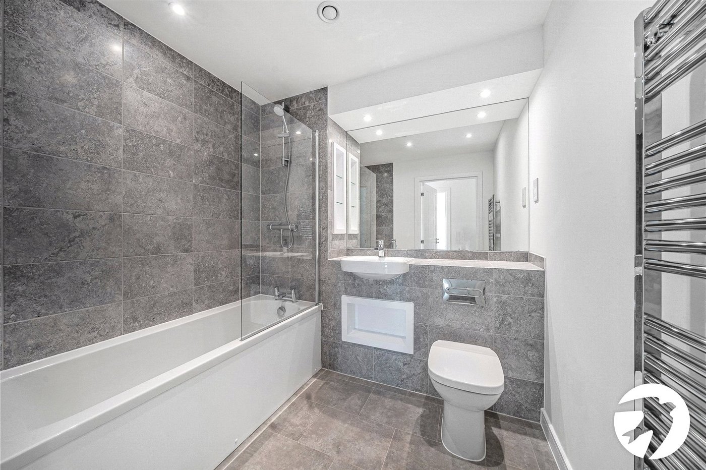 2 bedroom property to rent in Kings Hill | Robinson Michael & Jackson