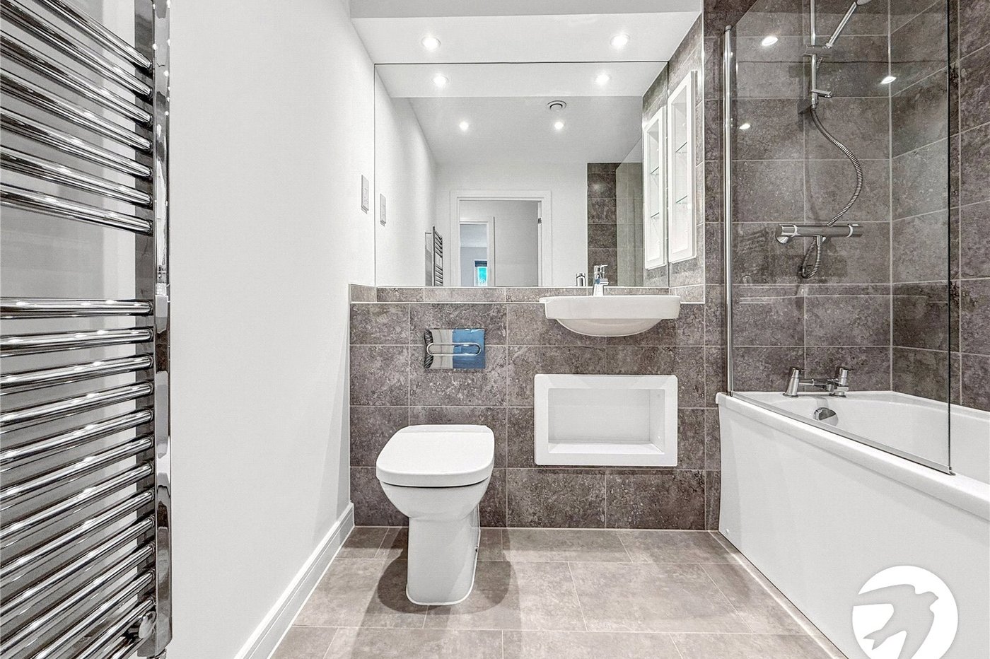 2 bedroom property to rent in Kings Hill | Robinson Michael & Jackson