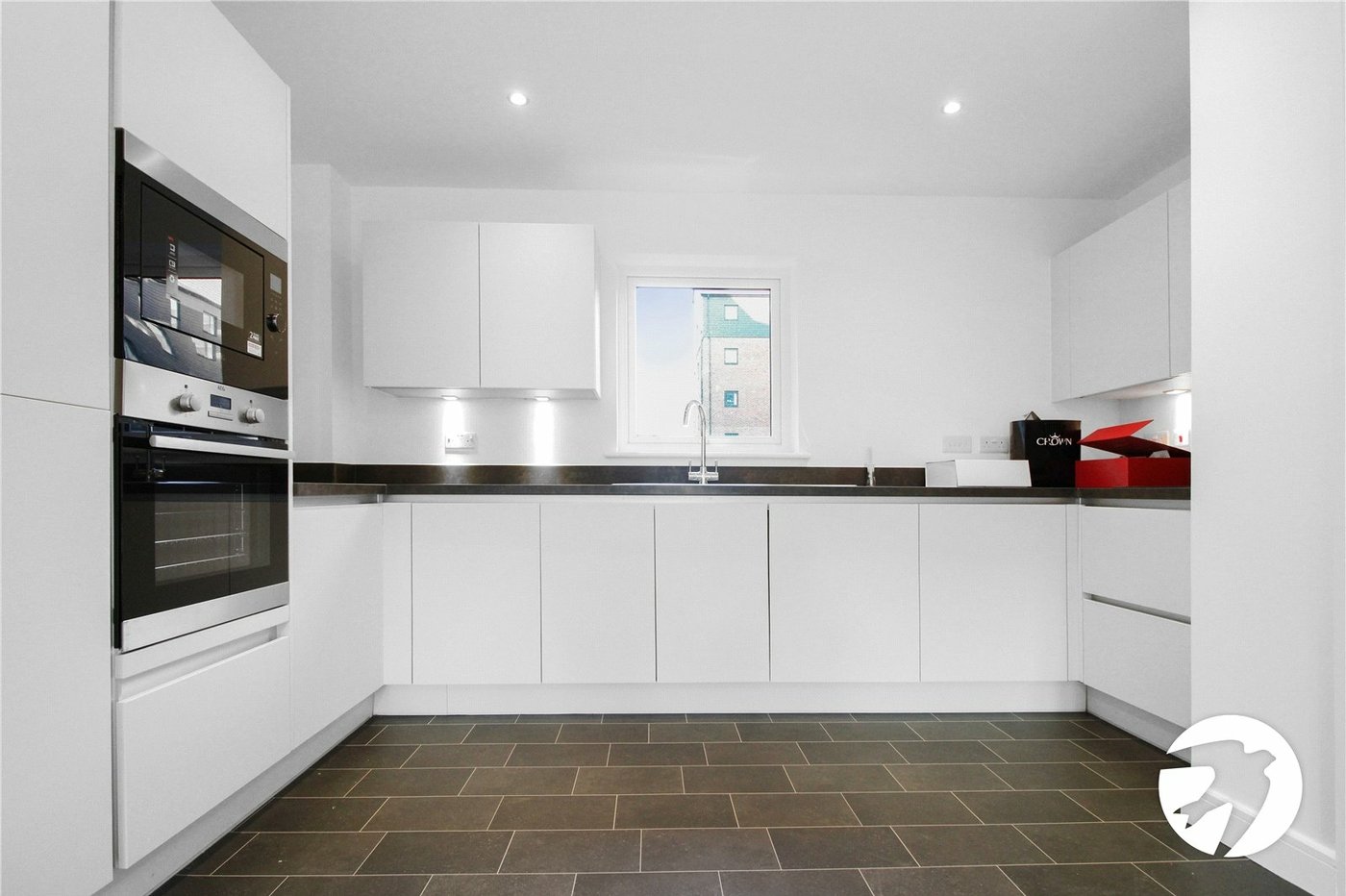 2 bedroom property to rent in Weldon | Robinson Michael & Jackson