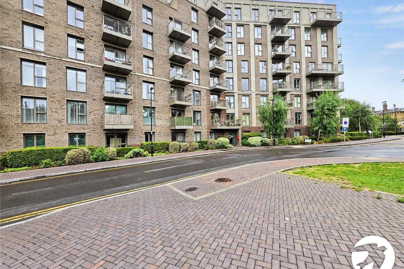 2 bedroom property to rent in London | Robinson Jackson