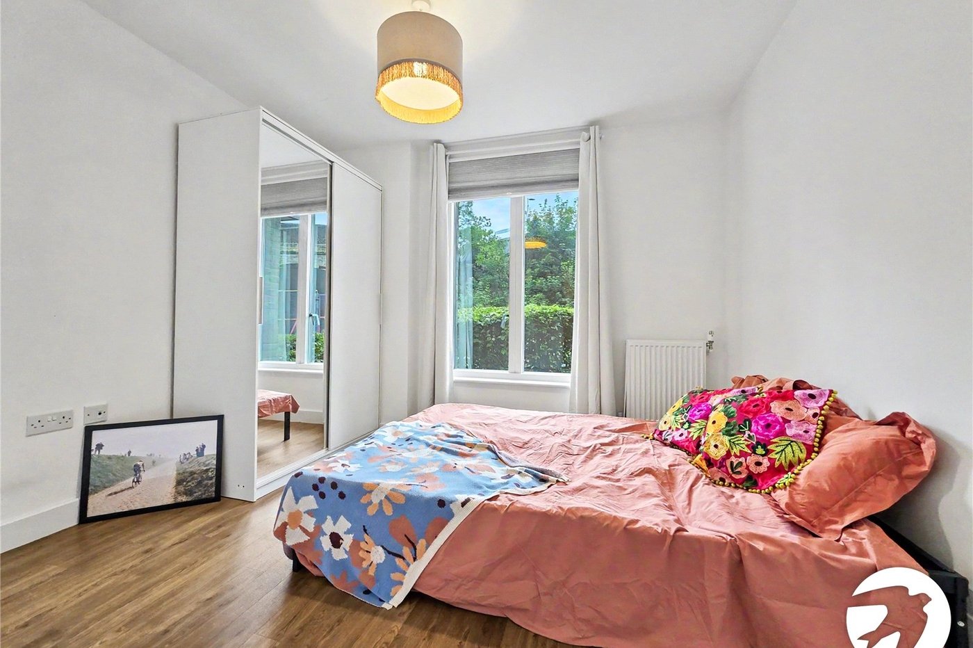 2 bedroom property to rent in London | Robinson Jackson