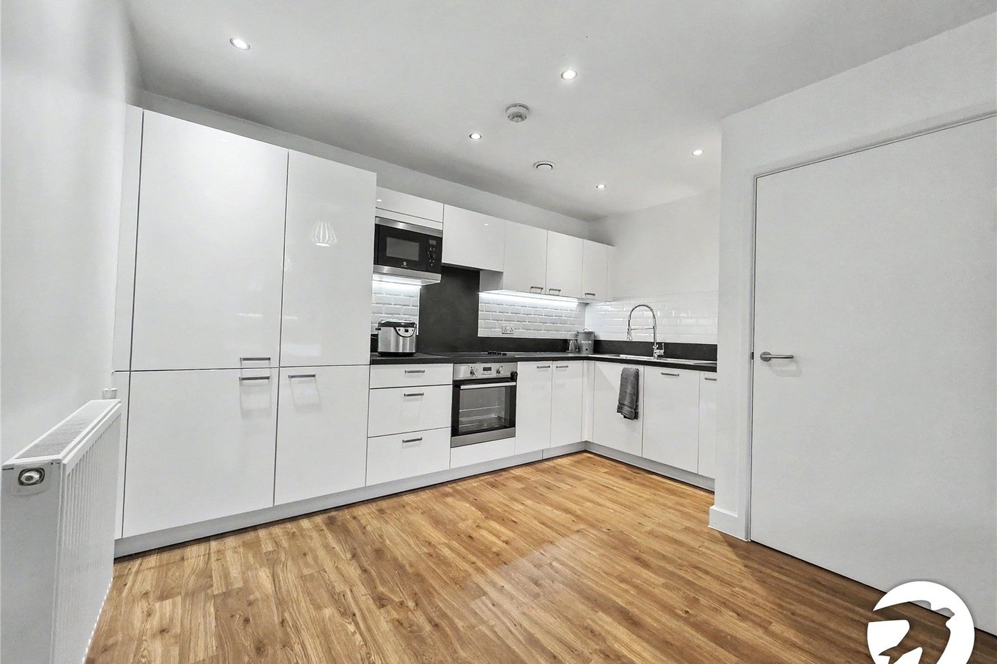 2 bedroom property to rent in London | Robinson Jackson