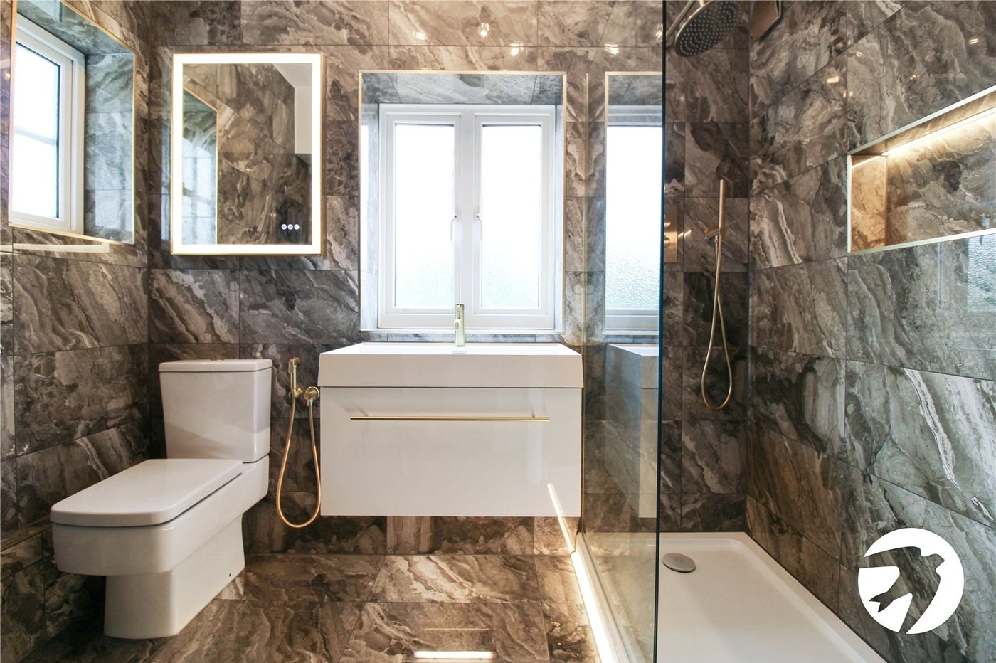 2 bedroom property to rent in London | Robinson Jackson